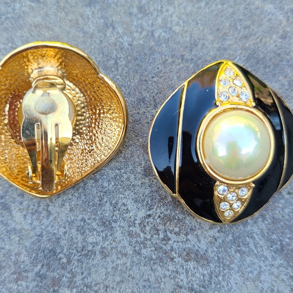 Vintage 1980's Clip Earrings-Enamel, Pearl and Crystal - Picture 2 of 2